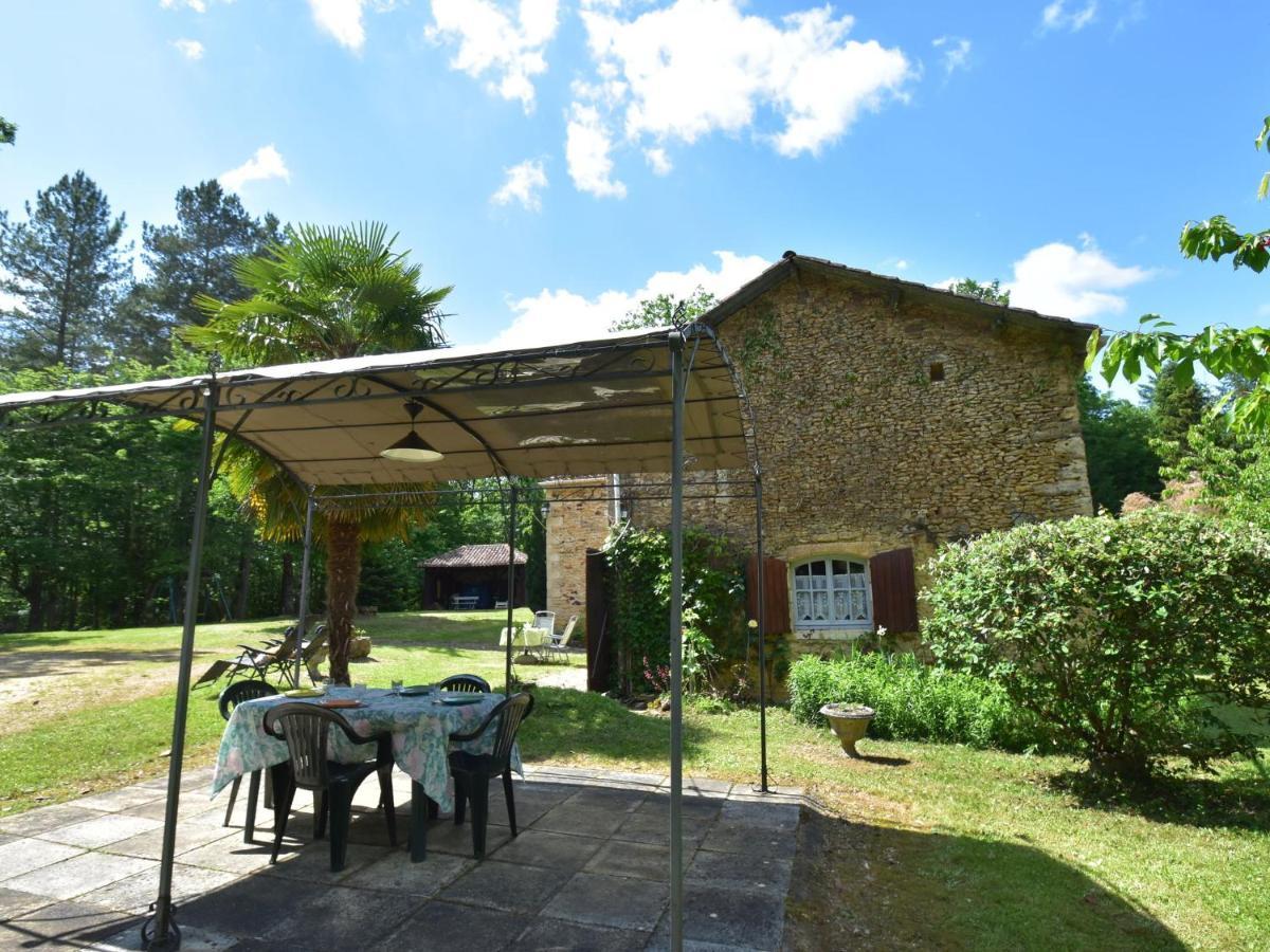 Cosy Holiday Home In Lantheuil With Garden Villefranche-du-Périgord Kültér fotó