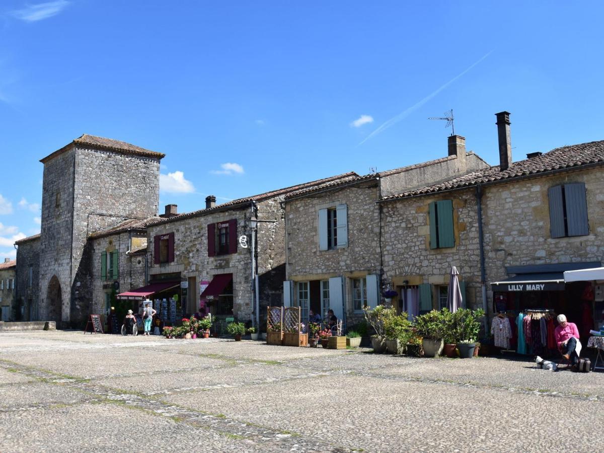 Cosy Holiday Home In Lantheuil With Garden Villefranche-du-Périgord Kültér fotó