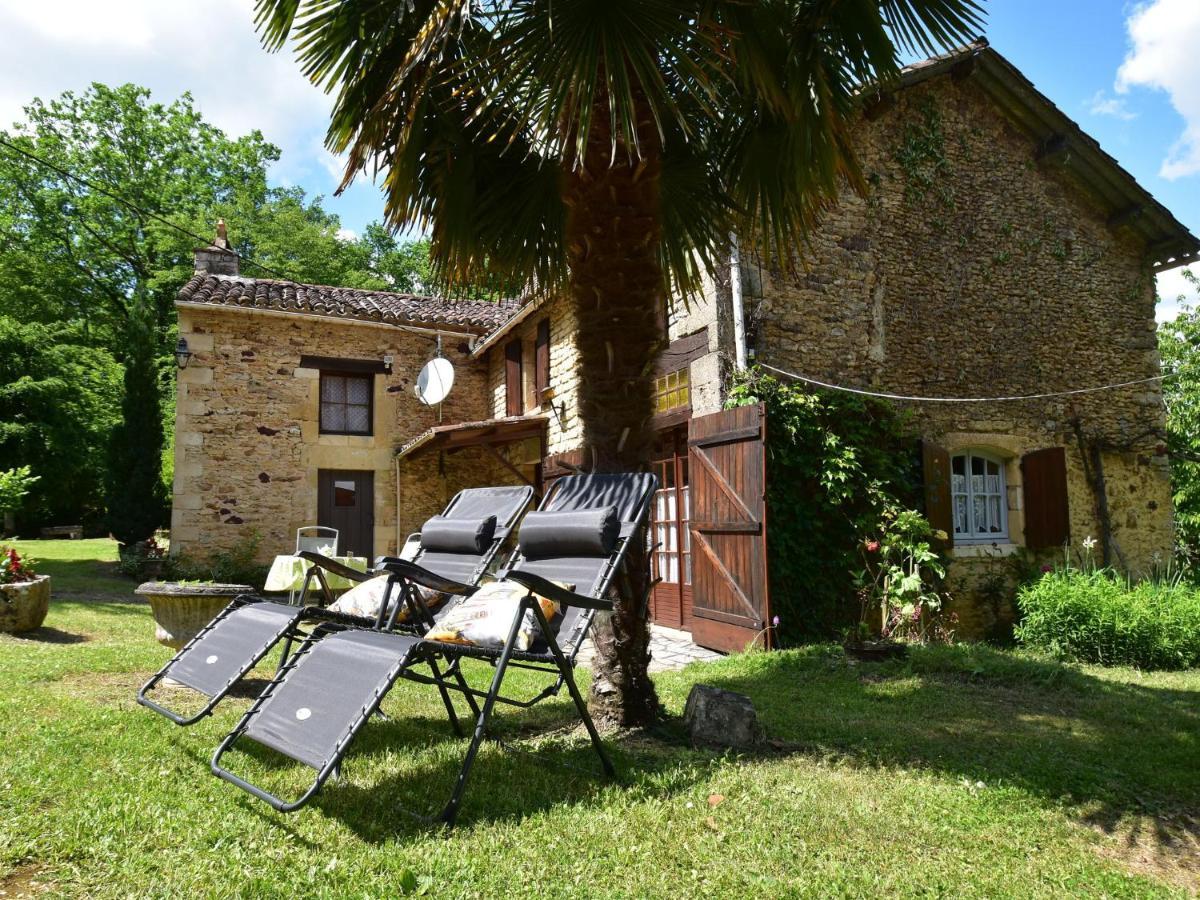 Cosy Holiday Home In Lantheuil With Garden Villefranche-du-Périgord Kültér fotó