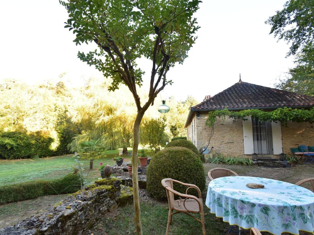 Cosy Holiday Home In Lantheuil With Garden Villefranche-du-Périgord Kültér fotó