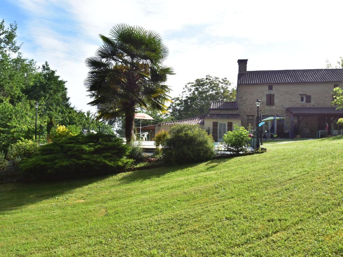 Cosy Holiday Home In Lantheuil With Garden Villefranche-du-Périgord Kültér fotó